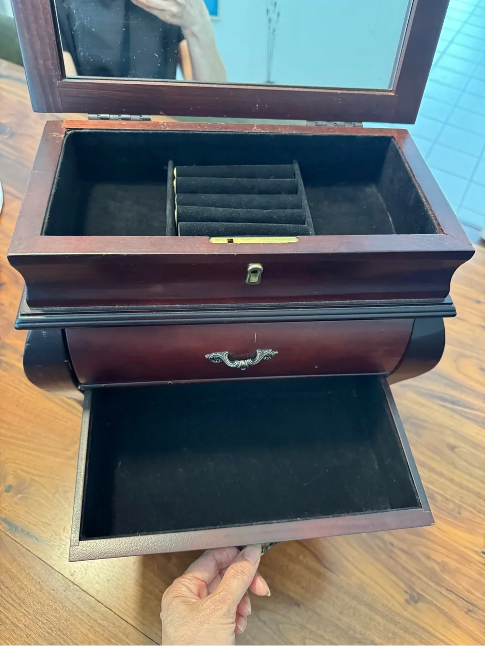 Large Vintage Wooden Bombe Style Jewelry Chest with Lift Up Top/Jewelry Box
